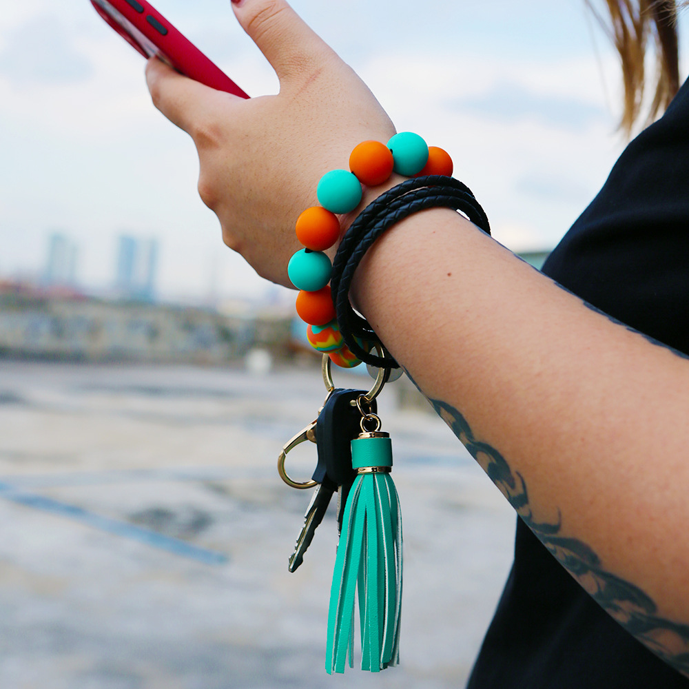 Color Silicone Beads Bracelet Bracelet Keychain Female Foreign Trade Amazon Pu Tassel Card Bag Silicone Bracelet Key Ring Color Silicone Beads Bracelet Bracelet Keychain Female Foreign Trade Amazon Pu Tassel Card Bag Silicone Bracelet Key Ring