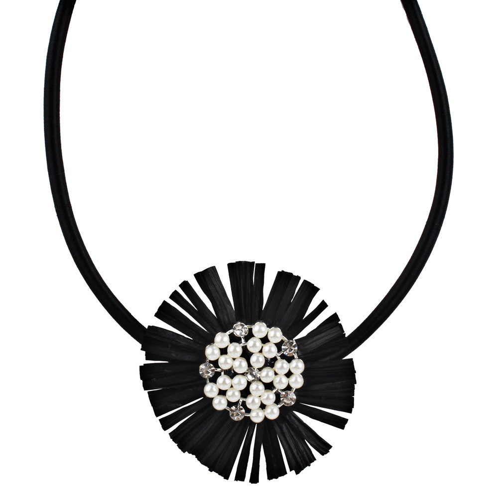 Cross - border exclusive fashion full diamond sunflower joker of autumn and winter simple collar chain necklace accessories hang ornaments