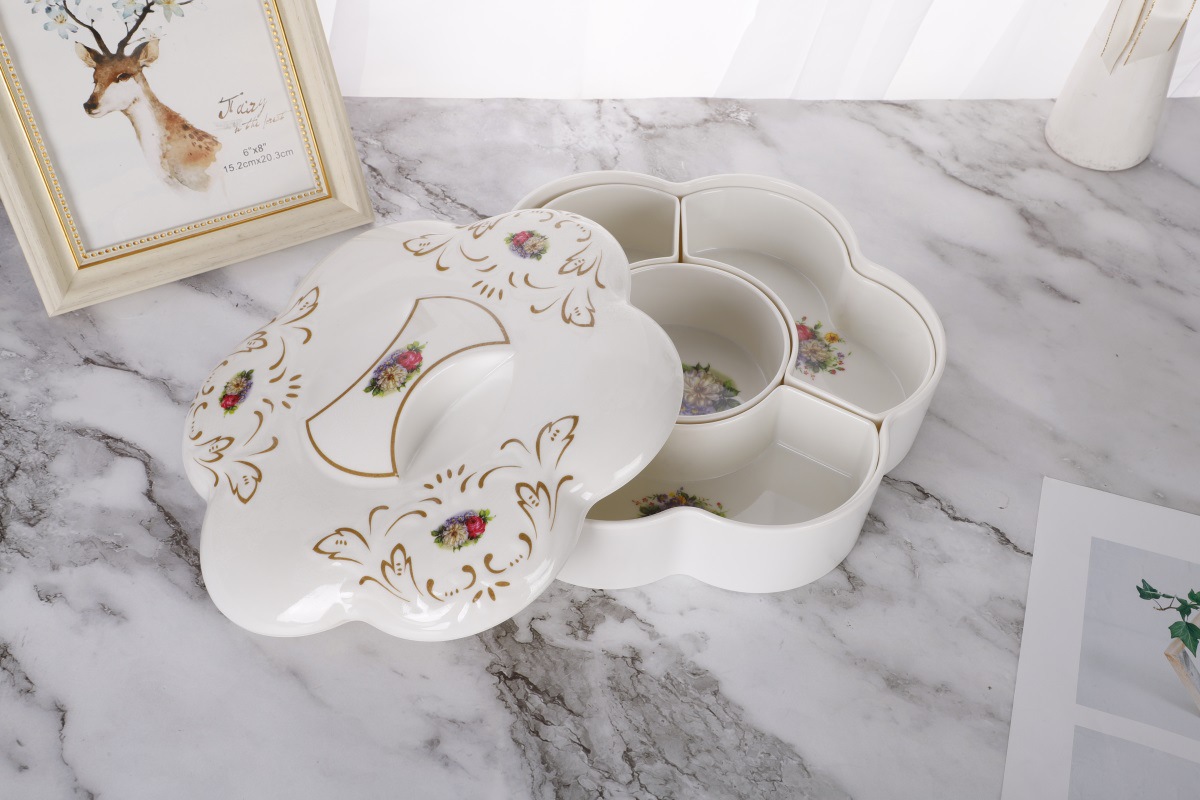 Fashion creative household tray wholesale plastic melon seed tray partition with a lid candy box Fashion creative household tray wholesale plastic melon seed tray partition with a lid candy box