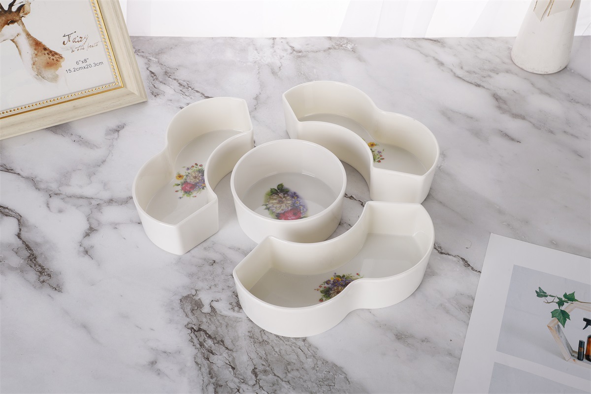 Fashion creative household tray wholesale plastic melon seed tray partition with a lid candy box Fashion creative household tray wholesale plastic melon seed tray partition with a lid candy box