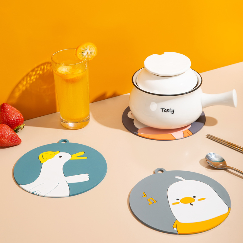 2021 New Creative Home Kitchen round Thickened Cartoon Silicone Scald Preventing Met Dining Table Bowl Coaster Cup Coaster Heat Proof Mat