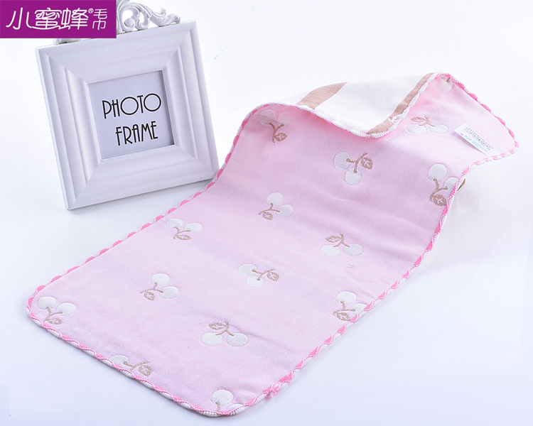 Six layers of multicolored cartoon towel small animal towel small bee towel
