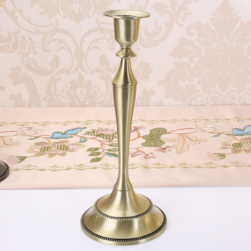Candlestick European alloy candlelight dinner Candlestick wedding decoration American western dining table single head retro romantic wax table Candlestick European alloy candlelight dinner Candlestick wedding decoration American western dining table single head retro romantic wax table