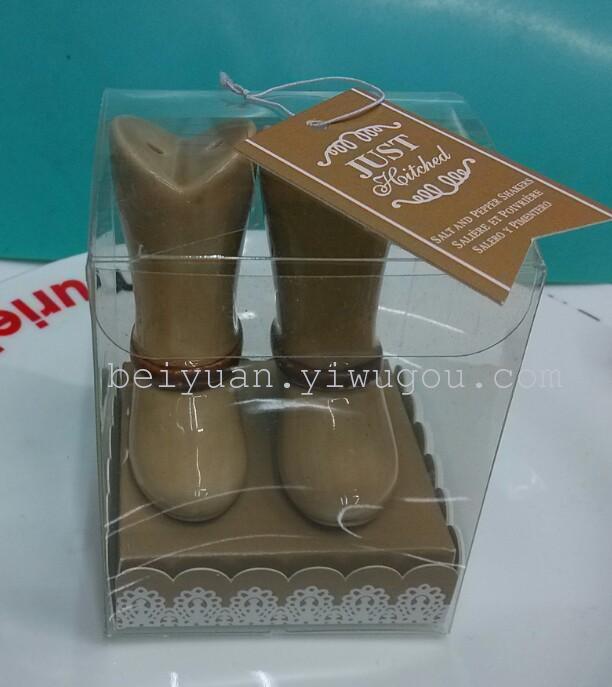 New!!"Just Hitched" Ceramic Cowboy Boot Salt and Pepper Shakers Wedding Favors and Gifts 
