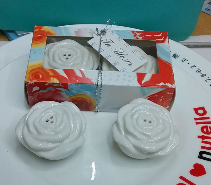 Bridal Shower Souvenirs "In Bloom" Ceramic Flower Salt and Pepper Shakers Wedding Favors and Gifts Bridal Shower Souvenirs "In Bloom" Ceramic Flower Salt and Pepper Shakers Wedding Favors and Gifts