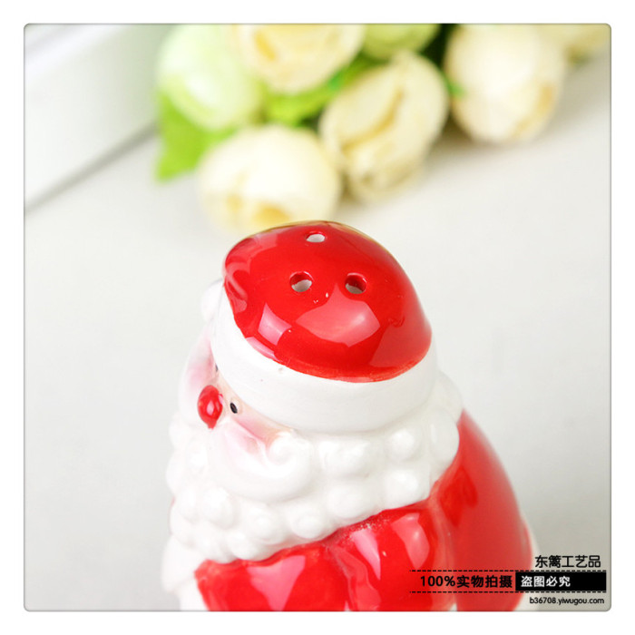 Ceramic Santa seasoning bottle pepper salt seasoning bottle ceramic bottle