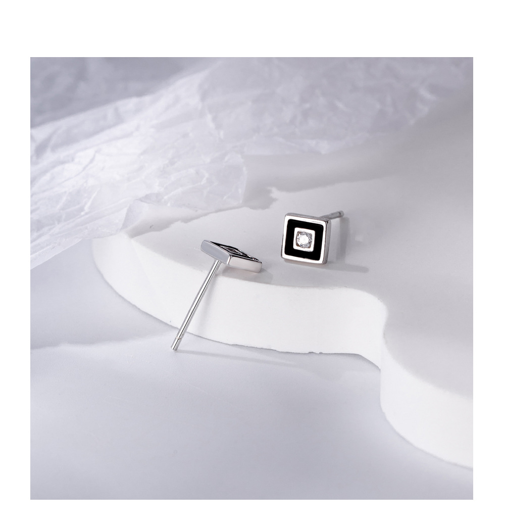 INS Ornament S925 Sterling Silver Niche Personality Square Stud Earrings Drip Glazed Trendy Four-Corner Earrings for Women INS Ornament S925 Sterling Silver Niche Personality Square Stud Earrings Drip Glazed Trendy Four-Corner Earrings for Women
