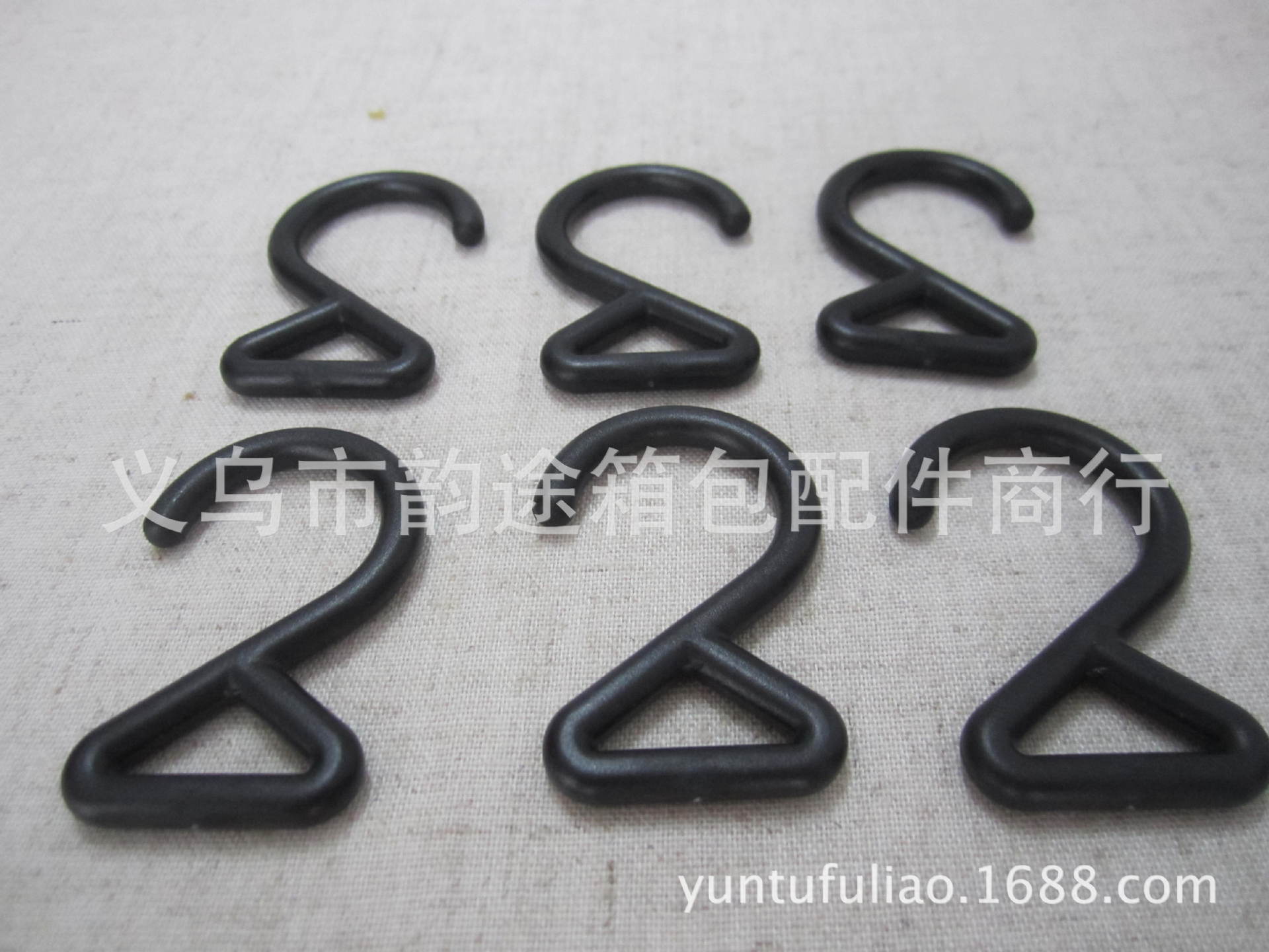 A Large Number of Bags and Bags Are Available in Stock. Plastic 2-Shaped 2-Shaped Hooks Rotating Hook Buckle 2-Word Hook Snap Hook Z Sub-Hook and Other Accessories