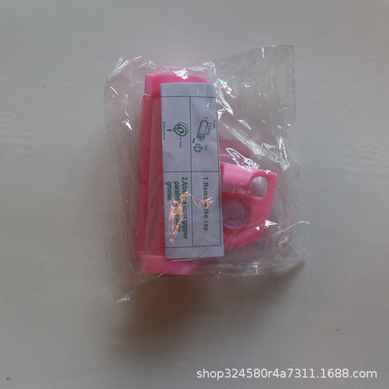 Manufacturer's direct selling toothpaste partner toothpaste Squeezer Toothpaste partner sucker hook squeezer 20g