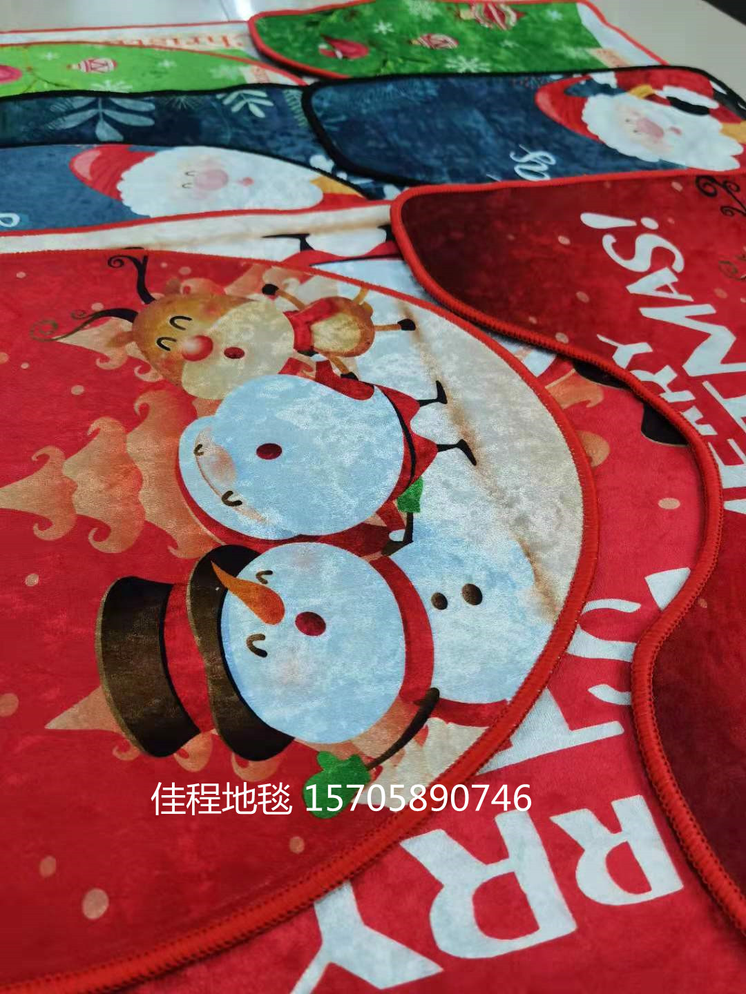 Christmas Mat Shiny Velvet Toilet Three-Piece Floor Mat Christmas Toilet Mat Mat Christmas Combination Non-Slip Mat Christmas Mat Shiny Velvet Toilet Three-Piece Floor Mat Christmas Toilet Mat Mat Christmas Combination Non-Slip Mat