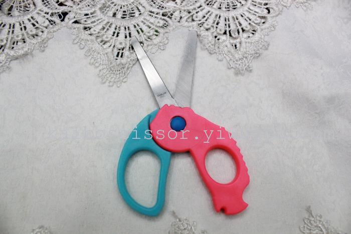 Cable KAIBO 0040 stainless steel scissors scissors fish cartoon cartoon students display box Cable KAIBO 0040 stainless steel scissors scissors fish cartoon cartoon students display box