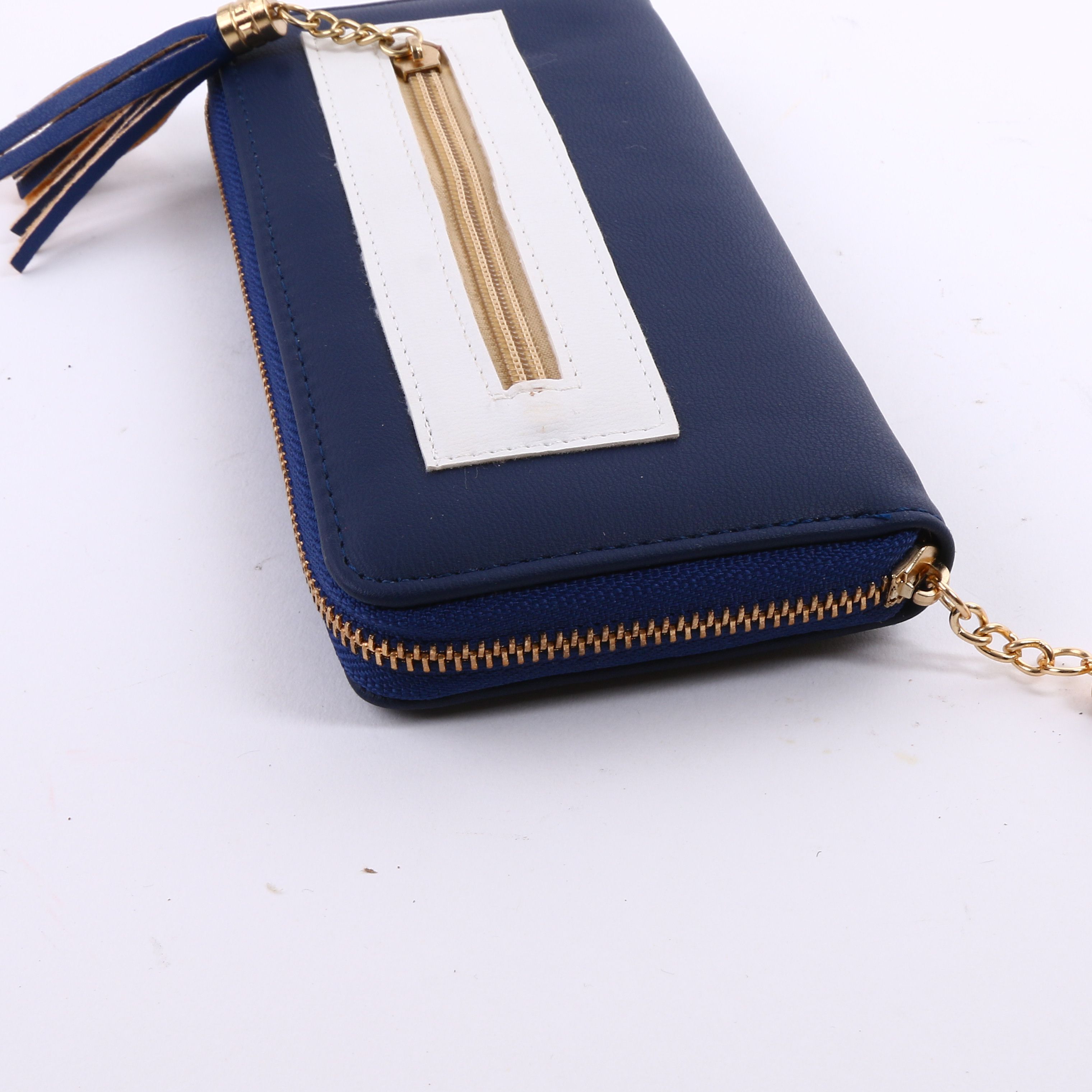 Manufacturers sell classic fashion Tassel Zipper Long PRODUCTS at a cosmetic shop