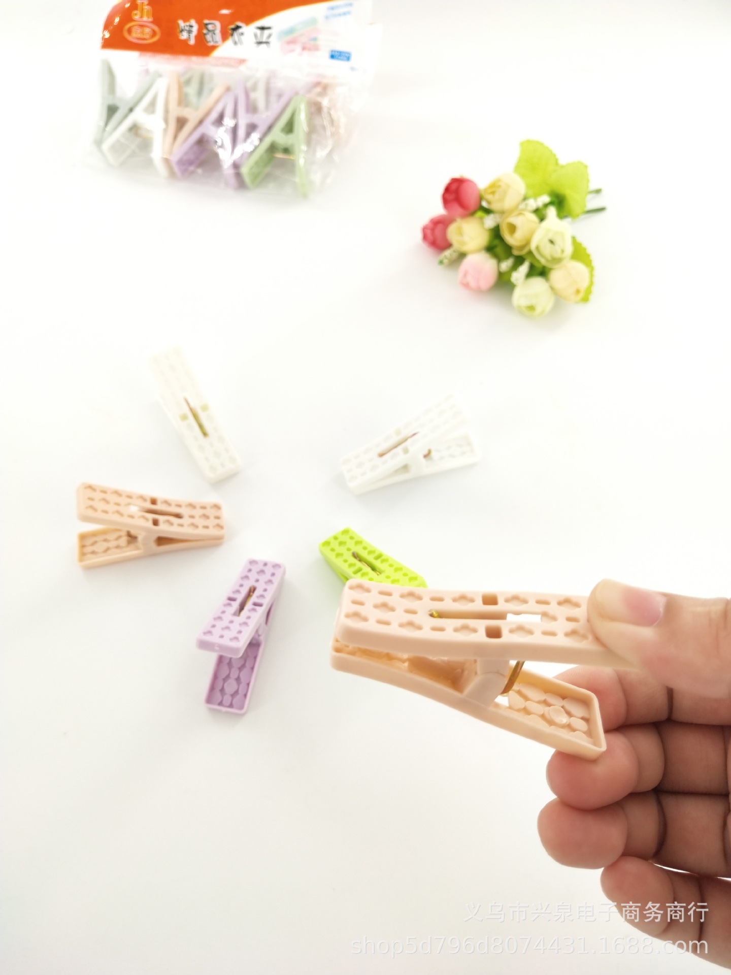 6 Pack Clothes Pin Plastic Clip Windproof Multifunctional Clothespin Clothes Little Clip Socks' Clip 1 Yuan Supply 6 Pack Clothes Pin Plastic Clip Windproof Multifunctional Clothespin Clothes Little Clip Socks' Clip 1 Yuan Supply