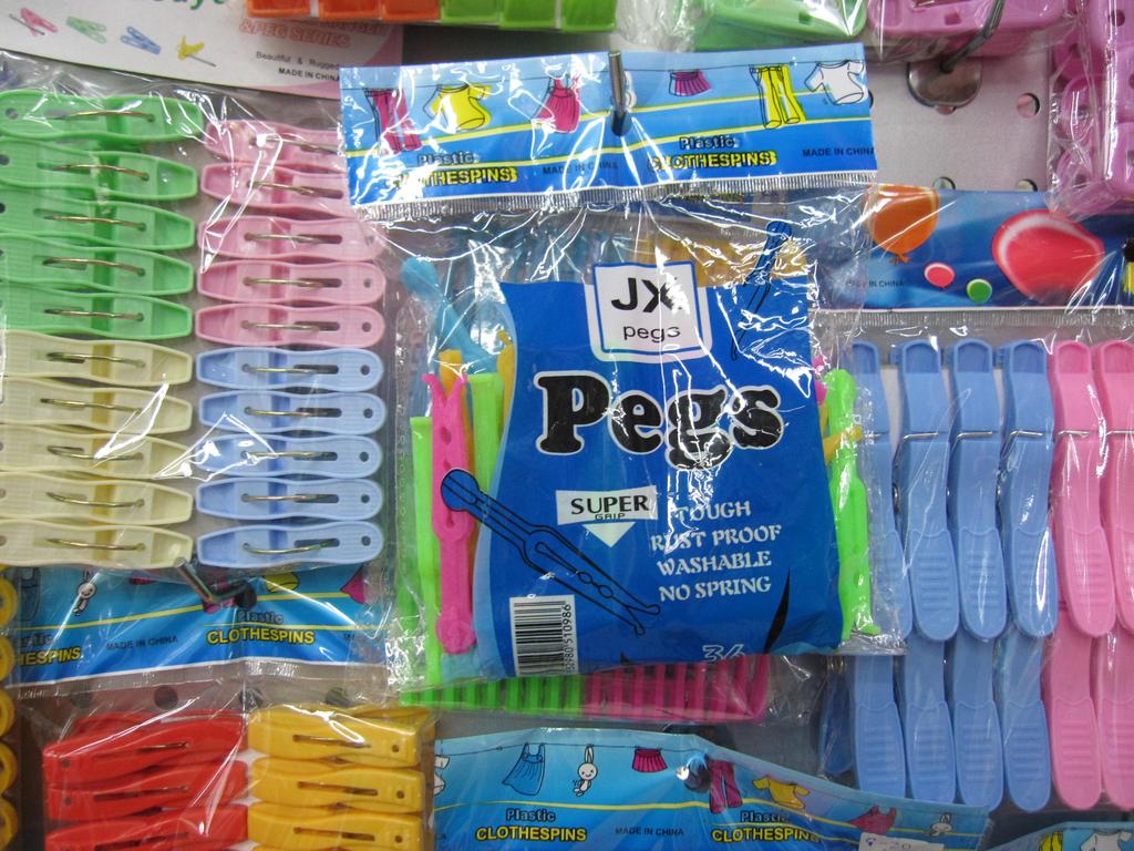 Hot - shot plastic clip