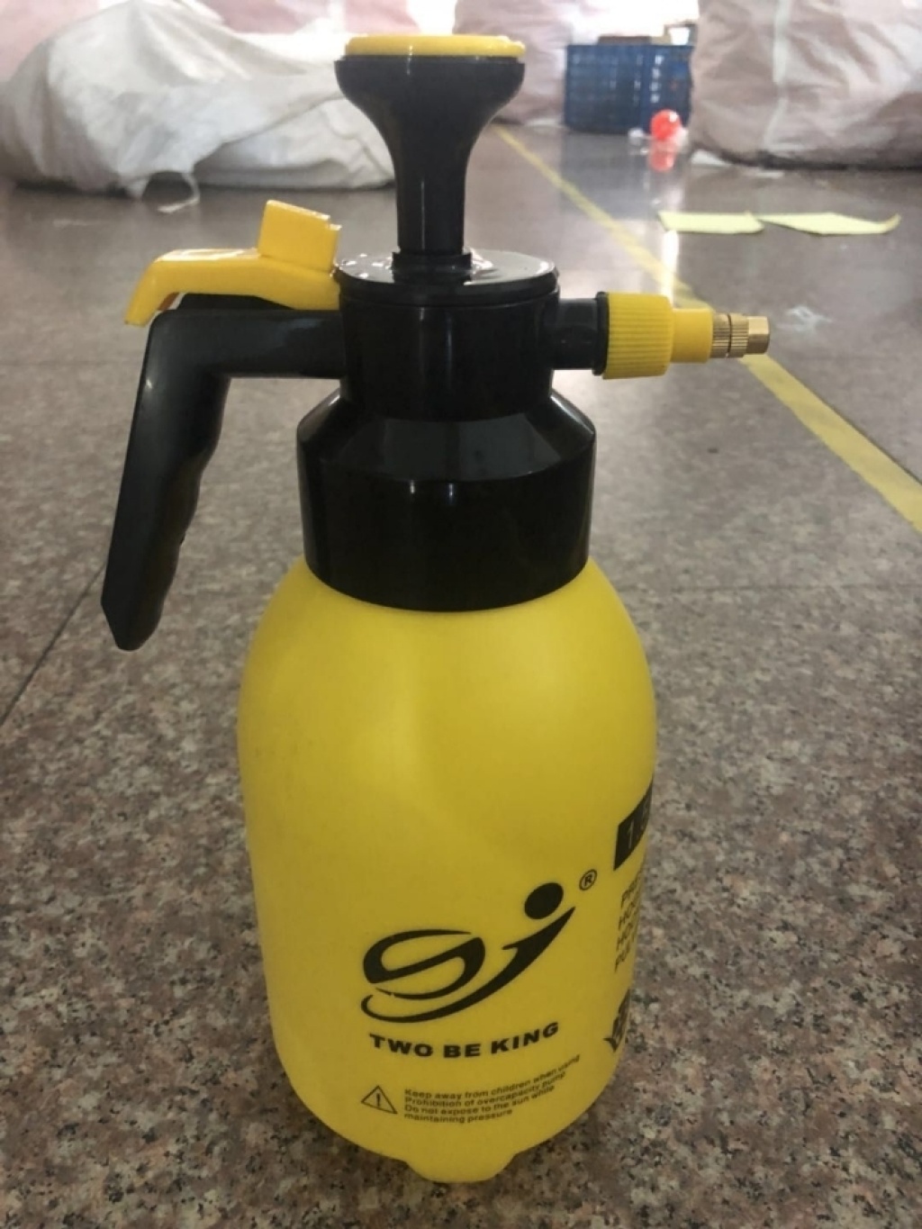 Sprinkling Can Hand Pressure Sprinkling Can Pneumatic Sprayer Plastic Watering Can Pressure Sprinkling Can Garden Sprinkling Can Sprinkling Can Hand Pressure Sprinkling Can Pneumatic Sprayer Plastic Watering Can Pressure Sprinkling Can Garden Sprinkling Can