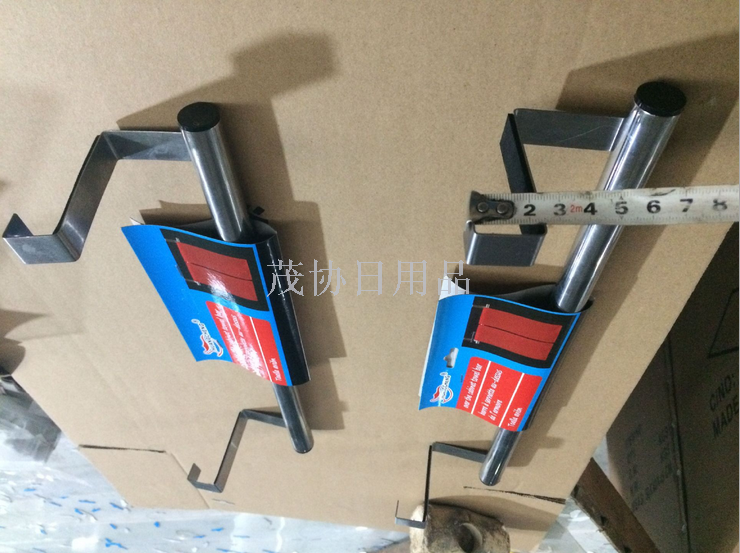 Stainless steel single - pole towel rack kitchen counter cabinet multifunctional door - back storage rack.