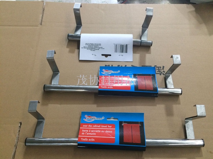 Stainless steel single - pole towel rack kitchen counter cabinet multifunctional door - back storage rack.