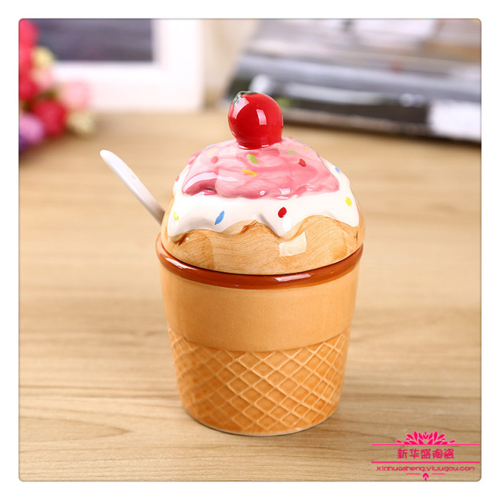 Foreign ceramics seasoning bottle pepper seasoning bottle bottle painting lovely ice cream