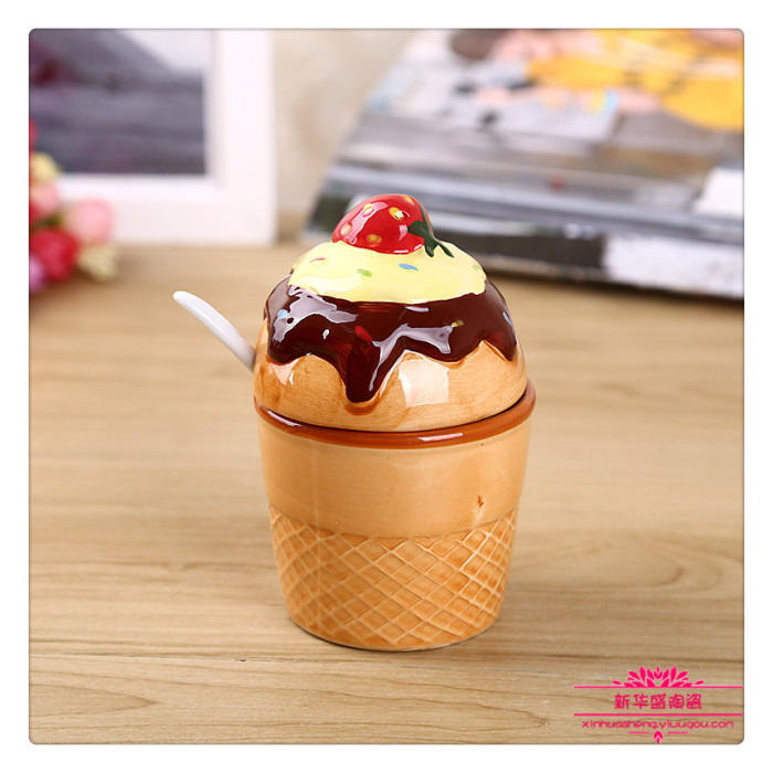 Foreign ceramics seasoning bottle pepper seasoning bottle bottle painting lovely ice cream