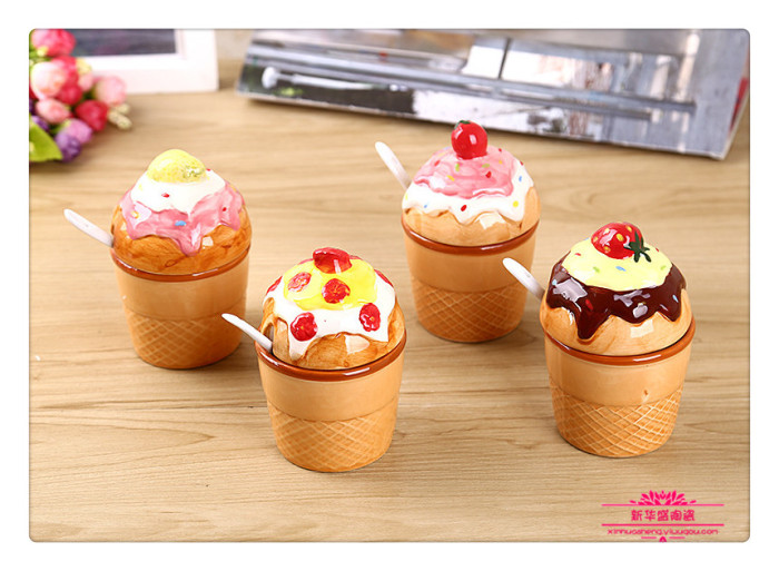 Foreign ceramics seasoning bottle pepper seasoning bottle bottle painting lovely ice cream