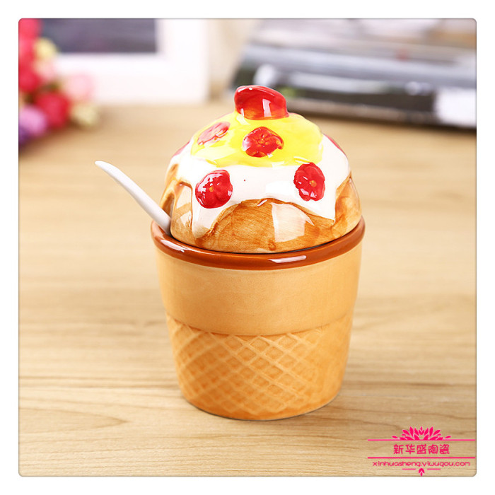 Foreign ceramics seasoning bottle pepper seasoning bottle bottle painting lovely ice cream