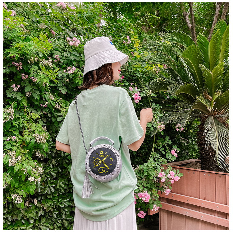 Eccentric Personality Small Bag 2021 Korean Style Fashion Tassel Vintage Clock Shape Portable Crossbody Small round Shoulder Bag