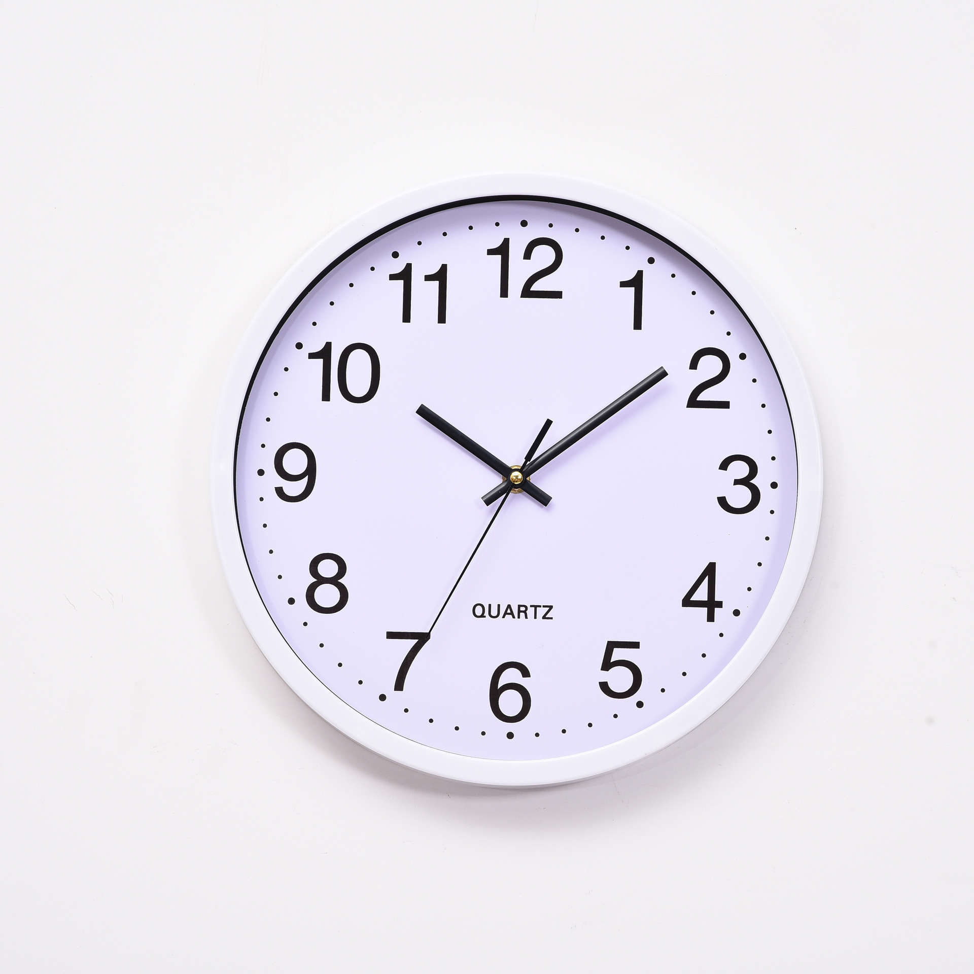 12-Inch round Noiseless Hanging Clock Plastic Digital Black and White Border Customizable Logo Hotel Hotel Wall Clock