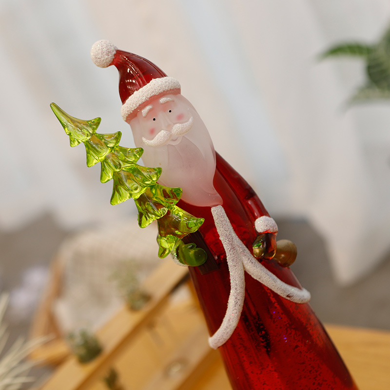 Newest Design Resin Long Santa Claus Figurine Holding Christ