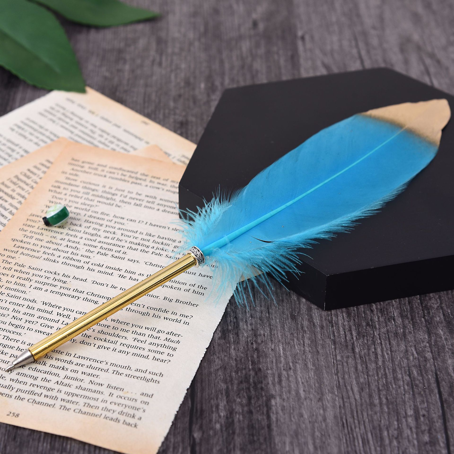 Creative Gold Spray Feather Pen Ballpoint Pen Feather Gel Pen Custom Writing Brush Christmas Gift Wedding Signature Pen