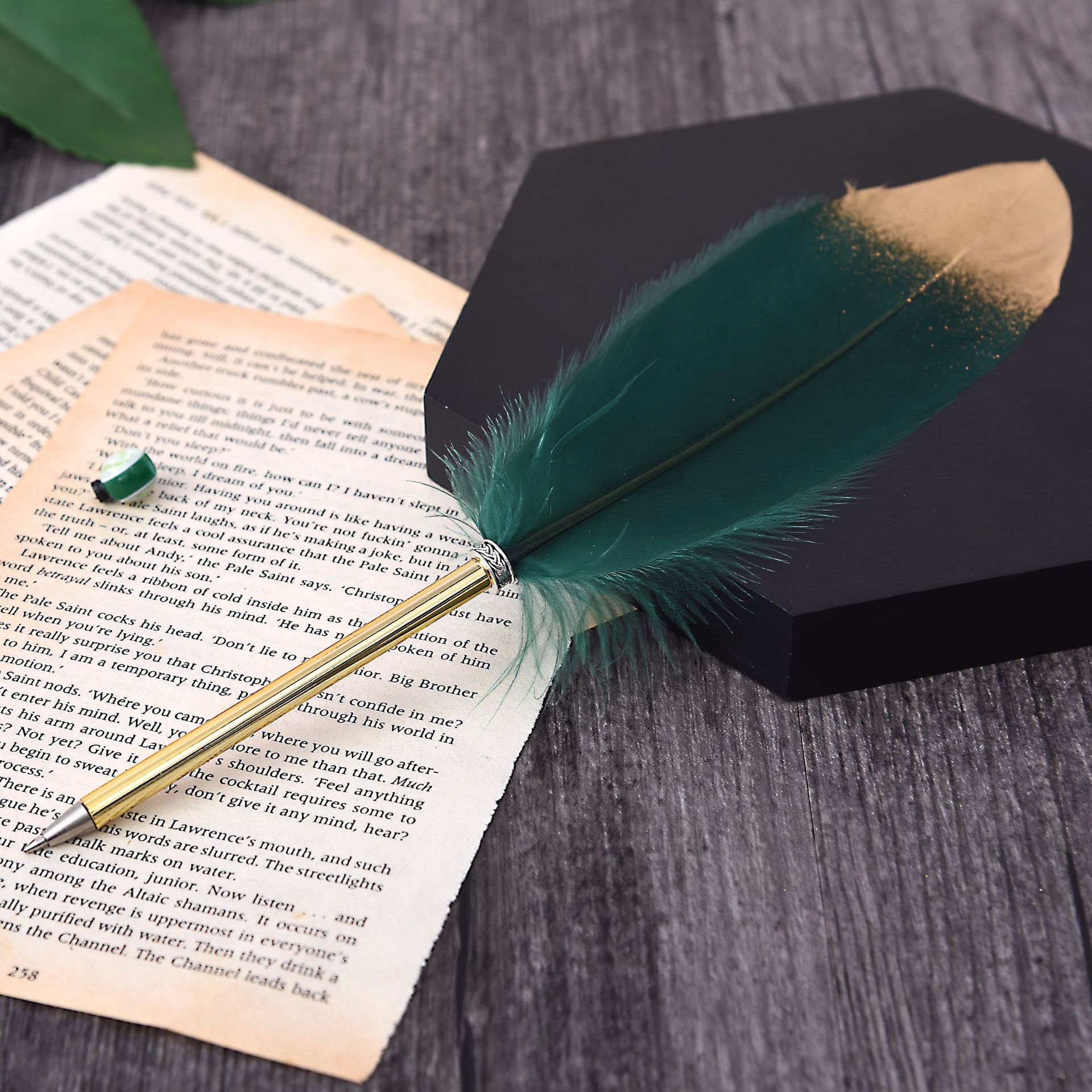 Creative Gold Spray Feather Pen Ballpoint Pen Feather Gel Pen Custom Writing Brush Christmas Gift Wedding Signature Pen
