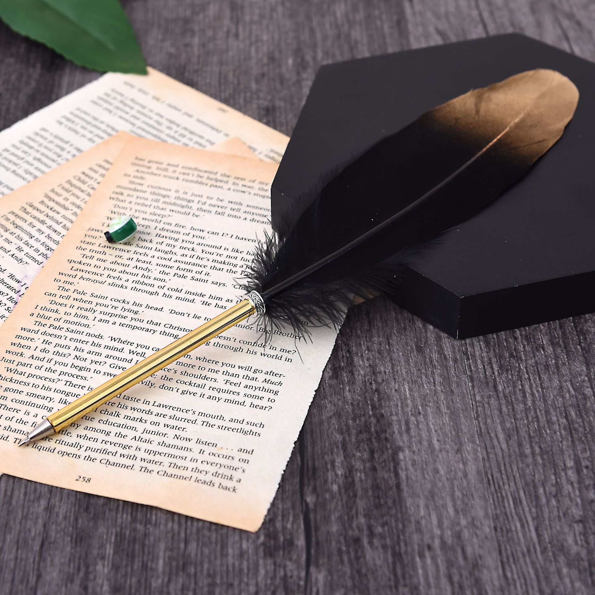 Creative Gold Spray Feather Pen Ballpoint Pen Feather Gel Pen Custom Writing Brush Christmas Gift Wedding Signature Pen