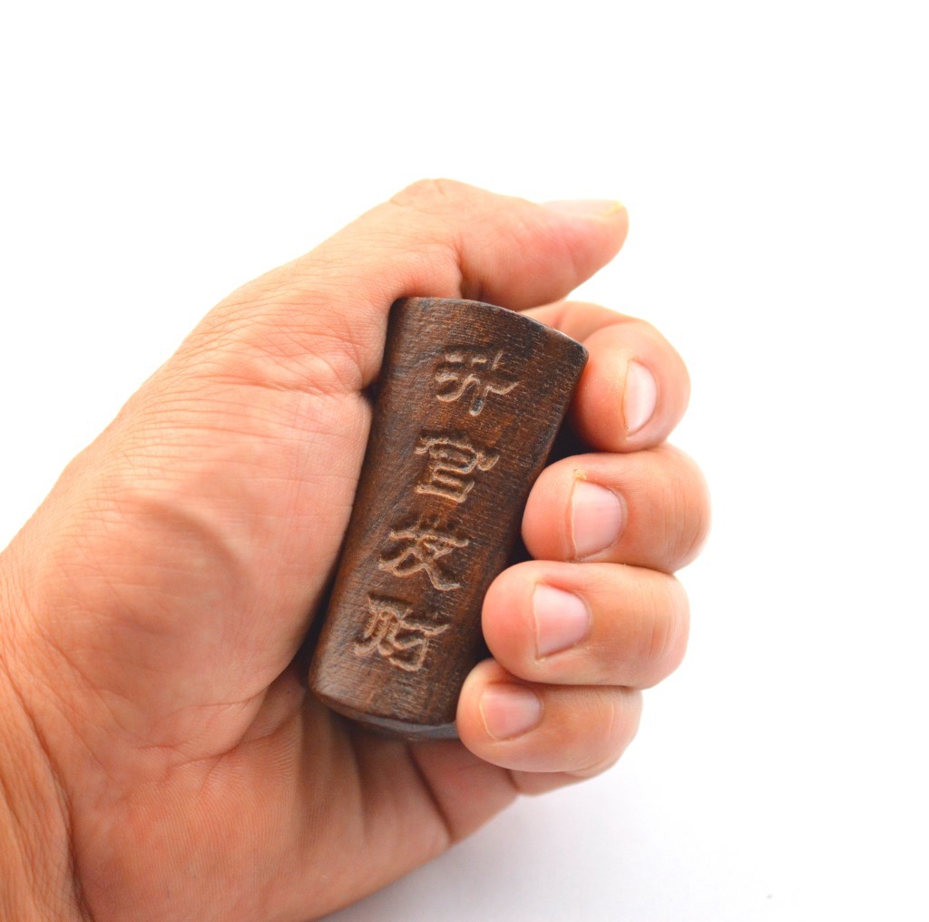 Vietnam Eaglewood Hand Piece Leather Black Wood Carving Playing Hand Piece Crafts Hand Piece Wholesale Variety of Options