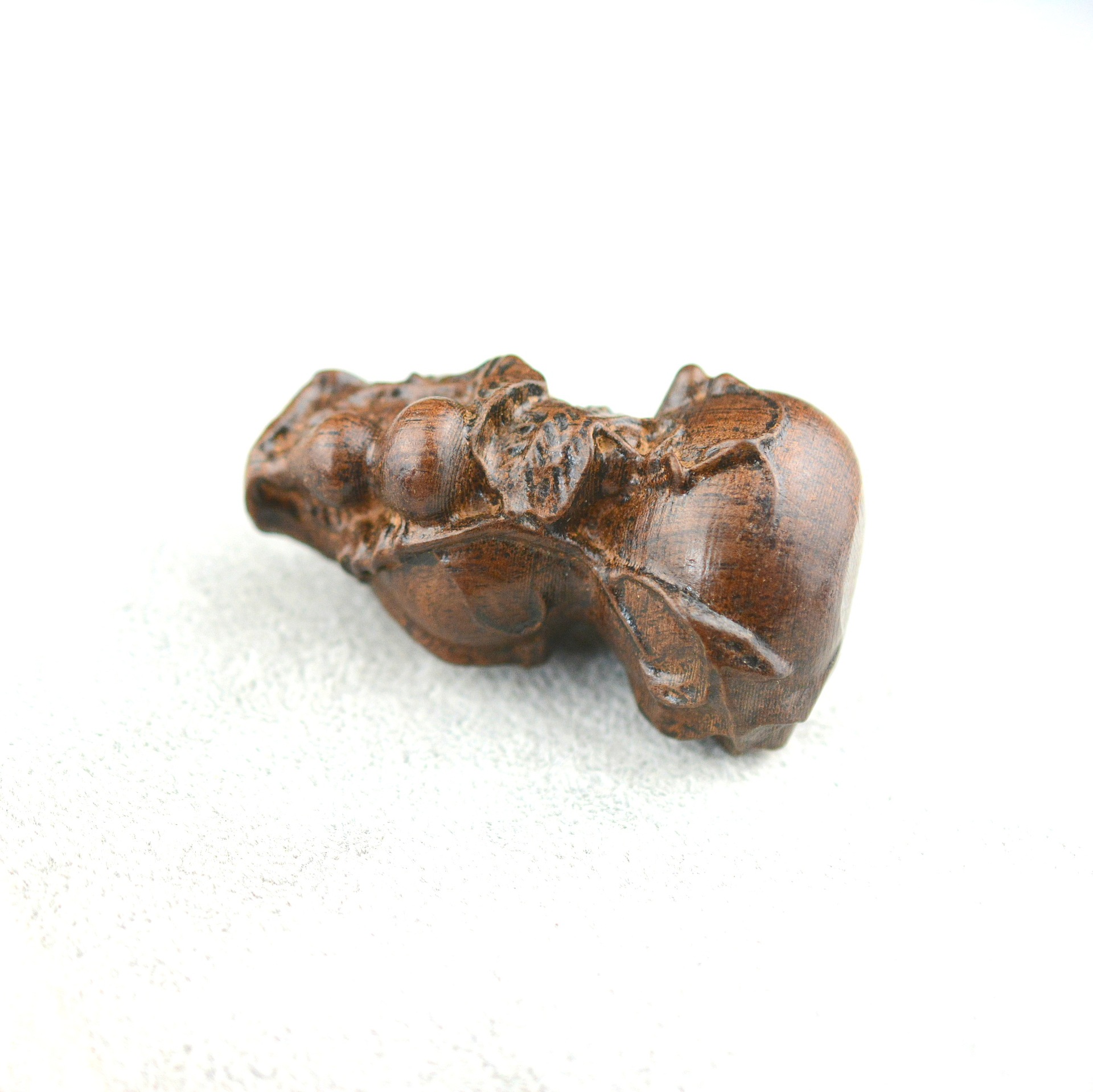 Vietnam Eaglewood Hand Piece Leather Black Wood Carving Playing Hand Piece Crafts Hand Piece Wholesale Variety of Options