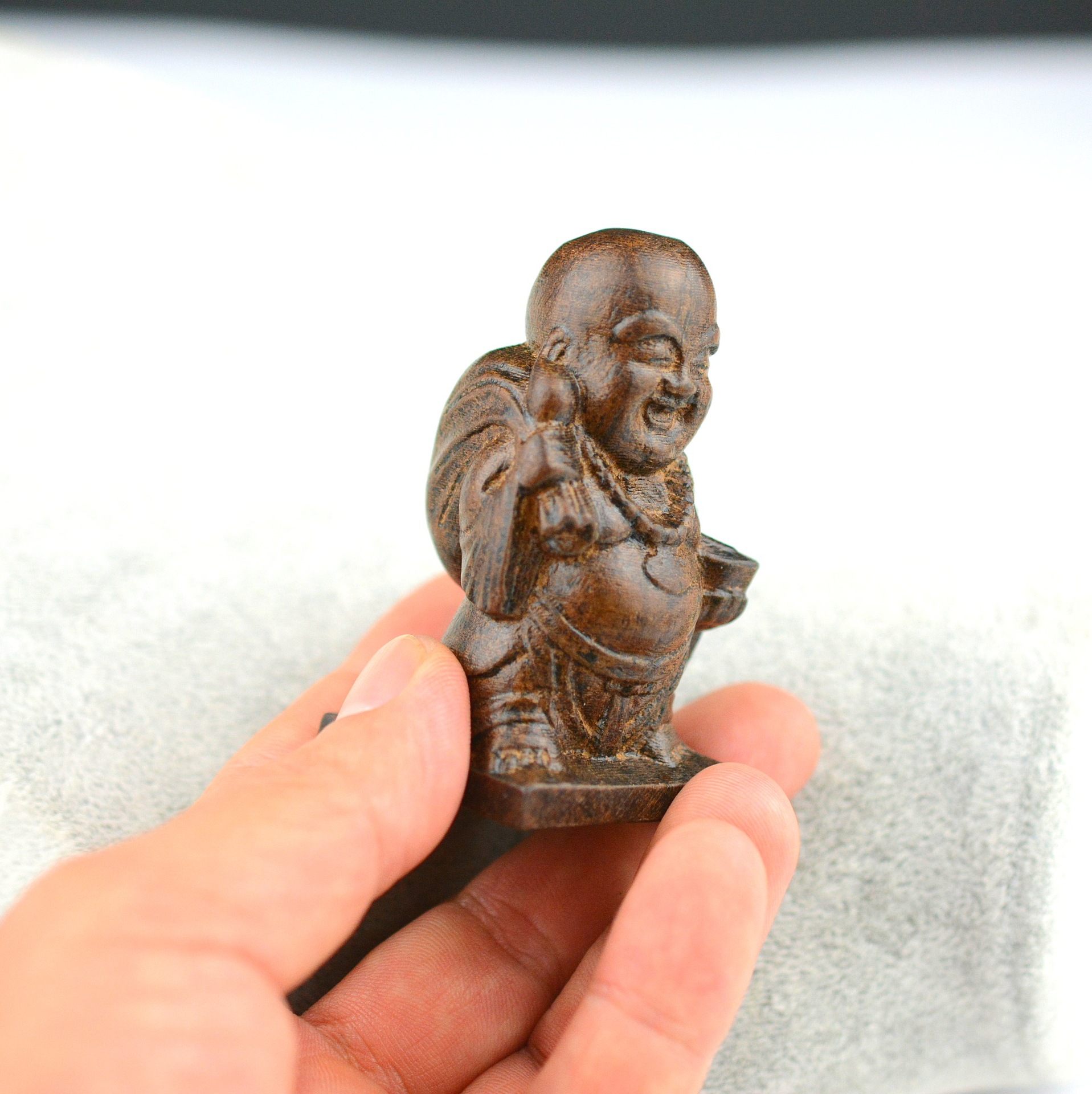 Vietnam Eaglewood Hand Piece Leather Black Wood Carving Playing Hand Piece Crafts Hand Piece Wholesale Variety of Options