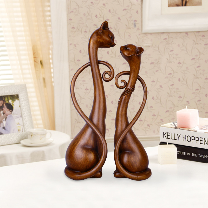 Resin Crafts European Style Wood Color Cat Lovers Decoration Creative Living Room TV Cabinet Wine Cabinet Decorations Wedding Gift
