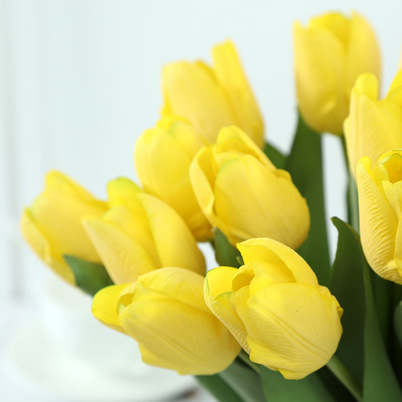 Lan Guifang High-End Artificial Flower Moist Feeling Tulip Photographic Ornaments Home Decorative Fake Flower Factory Direct Sales