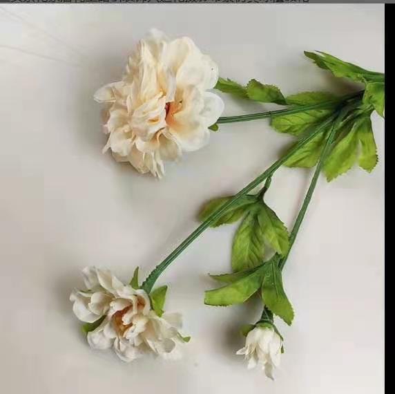 Artificial Flower Rose Three-Head Rich Ranunculus Asiaticus Artificial Flower Artificial Silk Flower Wedding Hotel Home Decoration Camellia Bar Artificial Flower Rose Three-Head Rich Ranunculus Asiaticus Artificial Flower Artificial Silk Flower Wedding Hotel Home Decoration Camellia Bar