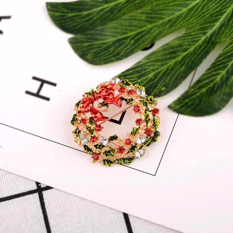 European and American fashion hot shot Christmas colored oil set diamond wreath brooch collar pin pin bow tie dress