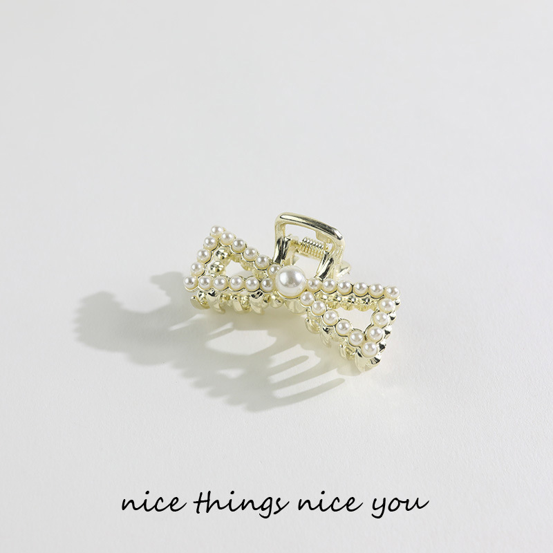 Korea metal pearl hair act the role of trumpet grasp clip bang clip sweet young girl top clip pony tail clip dish hairpin female Korea metal pearl hair act the role of trumpet grasp clip bang clip sweet young girl top clip pony tail clip dish hairpin female