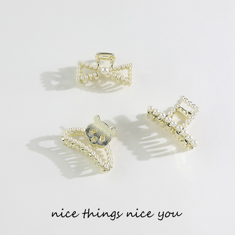 Korea metal pearl hair act the role of trumpet grasp clip bang clip sweet young girl top clip pony tail clip dish hairpin female Korea metal pearl hair act the role of trumpet grasp clip bang clip sweet young girl top clip pony tail clip dish hairpin female