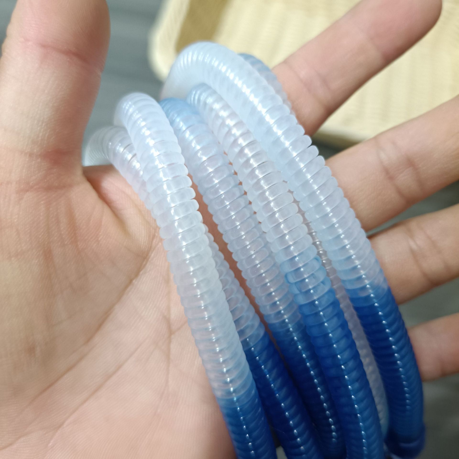 Spring Rope Plastic Spring Keychain Elderly Anti-Lost Spring Rope Keychain Pendant Wholesale