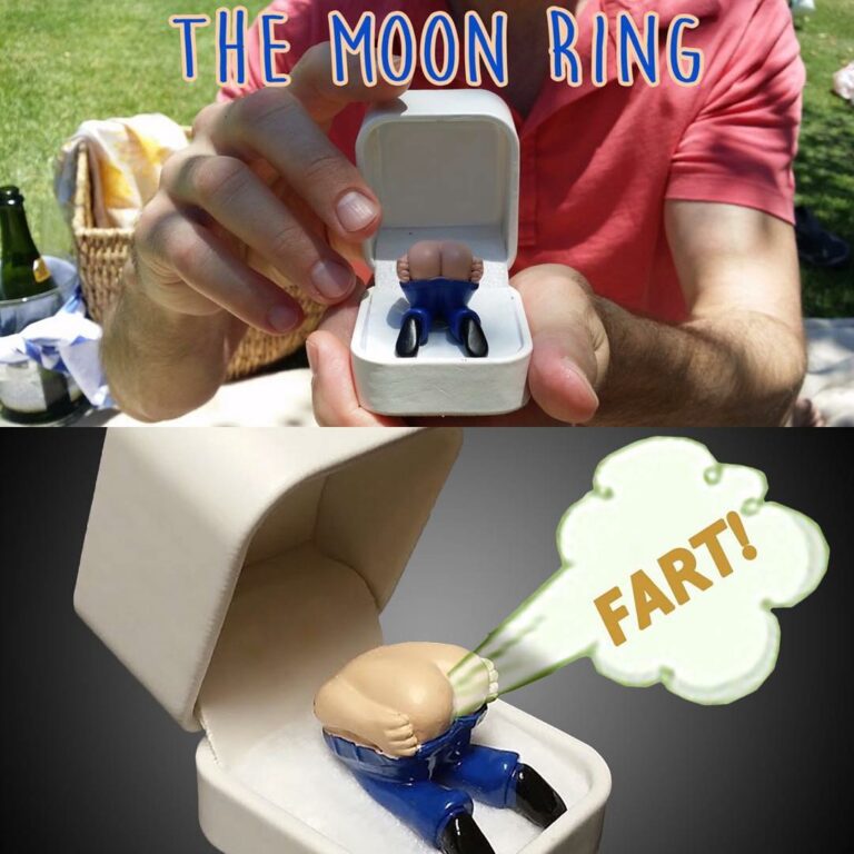 Gag Gift-Farting Butt in Ring Box Ring Box Gift Fart Ass Spoof