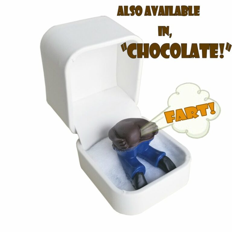 Gag Gift-Farting Butt in Ring Box Ring Box Gift Fart Ass Spoof