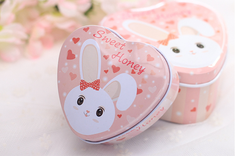 Candy box wholesale new European tinplate candy candy box personality heart candy box wedding supplies