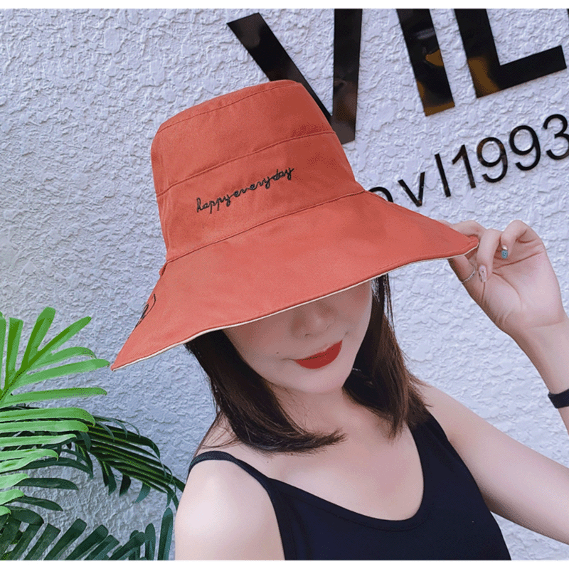 Factory Wholesale New Reversible Fisherman Hat Little Daisy Embroidered Sun Hat Korean Fashion Smiley Leisure Basin Hat