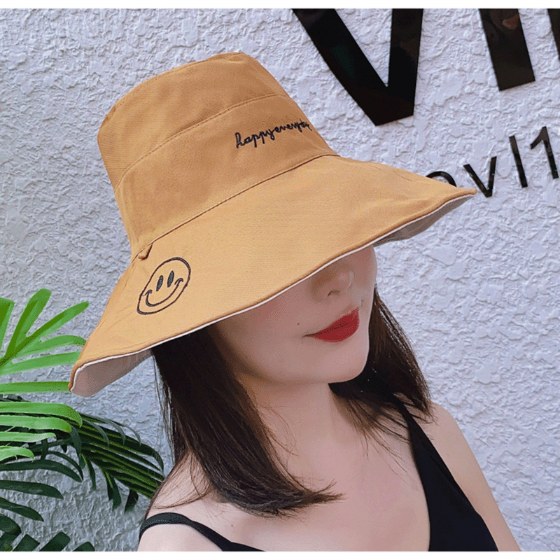 Factory Wholesale New Reversible Fisherman Hat Little Daisy Embroidered Sun Hat Korean Fashion Smiley Leisure Basin Hat