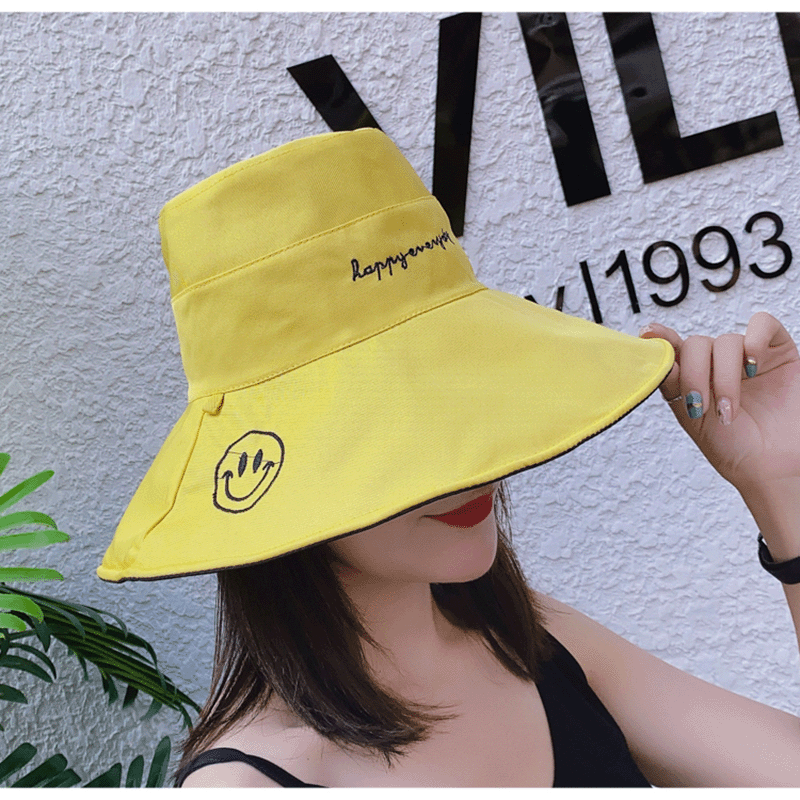 Factory Wholesale New Reversible Fisherman Hat Little Daisy Embroidered Sun Hat Korean Fashion Smiley Leisure Basin Hat