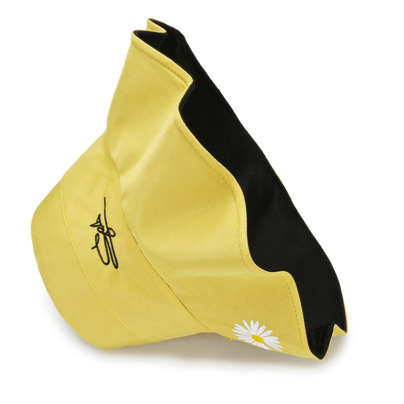 Factory Wholesale New Reversible Fisherman Hat Little Daisy Embroidered Sun Hat Korean Fashion Smiley Leisure Basin Hat