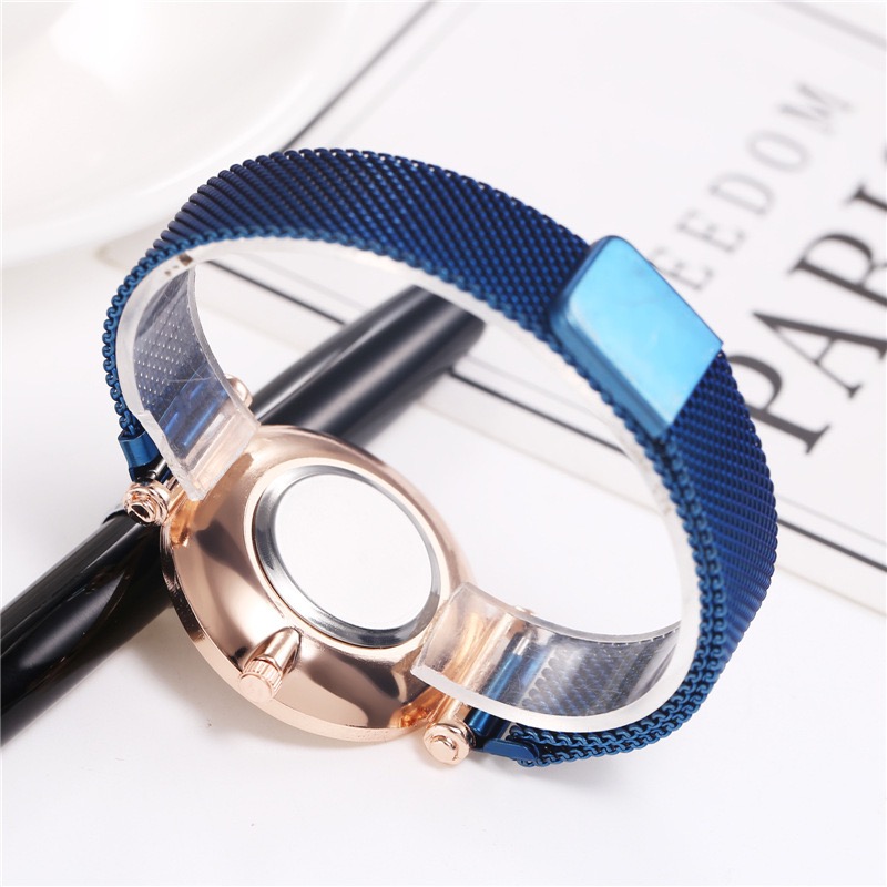Set diamond swan magnet watch female crystal ball magnet lady watch foreign trade hot style net red stone quartz table