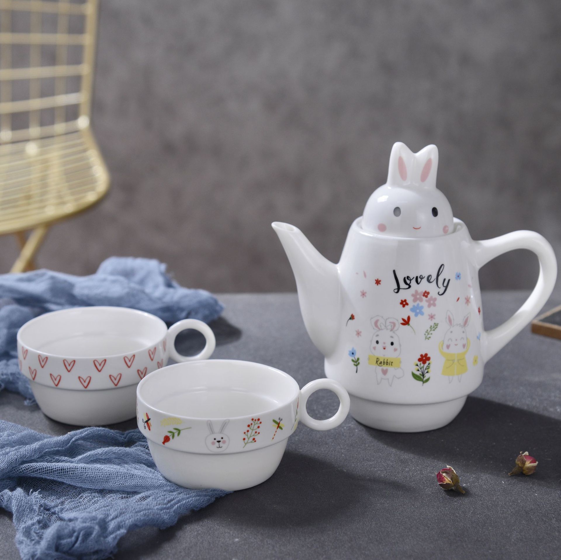 Creative Ceramic Snowman Rabbit Swan Tea Set Tea Cup Set Travel One Pot Two Cups Gift Logo Customization